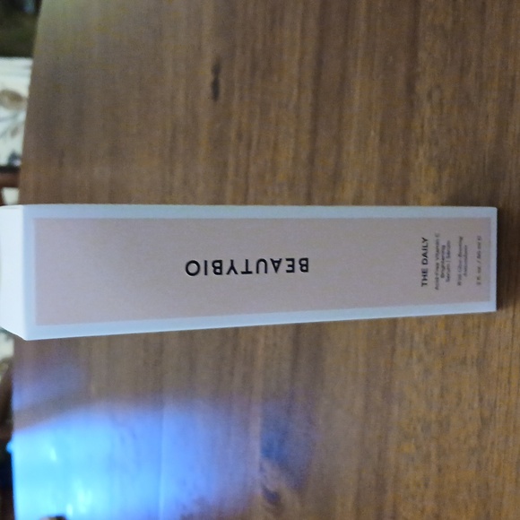 BeautyBio R45 The Reversal with The Daily XL Vitamin C Serum - Picture 4 of 6